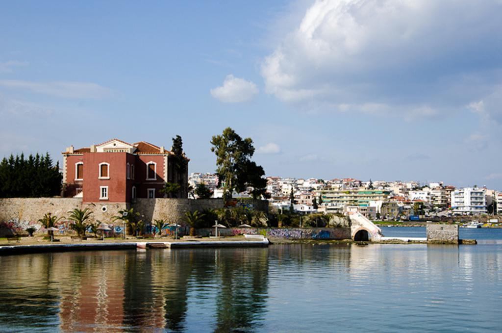 Fabulous Central Apartment Close To The Sea! Chalkís Exterior foto